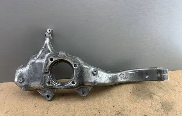 BMW X6 E71 Front wheel hub 6773783 31216773783