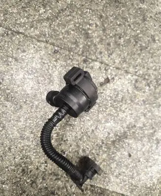 BMW 5 E60 E61 Valve vacuum 7551262