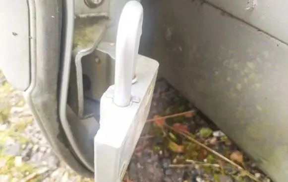 Audi A8 S8 D2 4D Rear door lower hinge