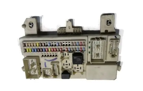 Volvo V50 Fuse module 8690719