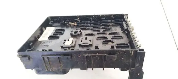 Volkswagen PASSAT B6 Fuse box set 3C0937125