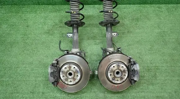 Nissan Qashqai J12 Front wheel hub spindle knuckle 