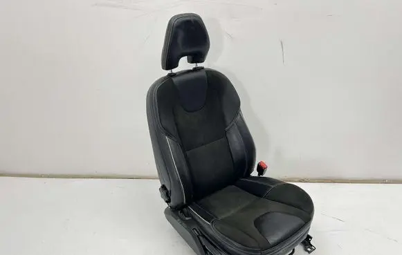 Volvo V40 Front passenger seat MMAUTKO16839