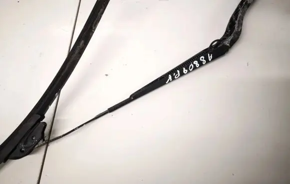 Opel Insignia A Front wiper blade arm 13227398