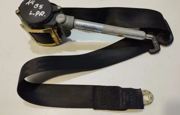 Audi A4 S4 B5 8D Front seatbelt 8D0857706