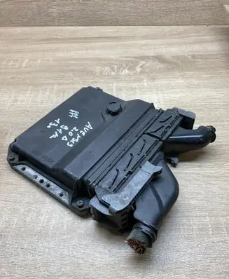 Toyota Avensis T270 Engine control unit/module ECU 8966105F20 MB2759004732