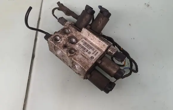 BMW 7 E65 E66 Active stabilizer control/valve assembly 6758704 37206758704 37206781487