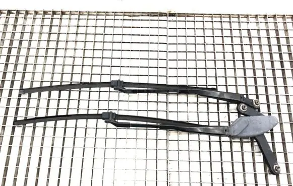 Mercedes-Benz CL C215 Front wiper blade arm
