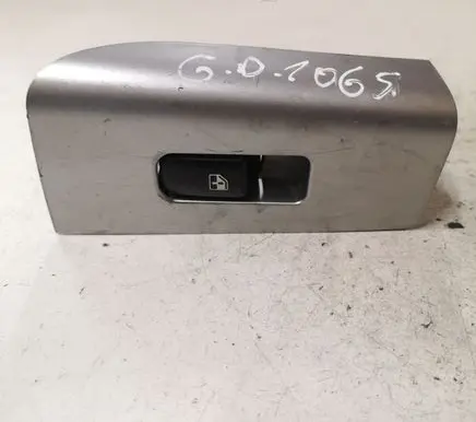 Hyundai Santa Fe Electric window control switch 3715211110