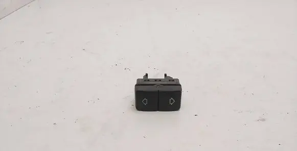 BMW 5 E39 Seat control switch 8366506