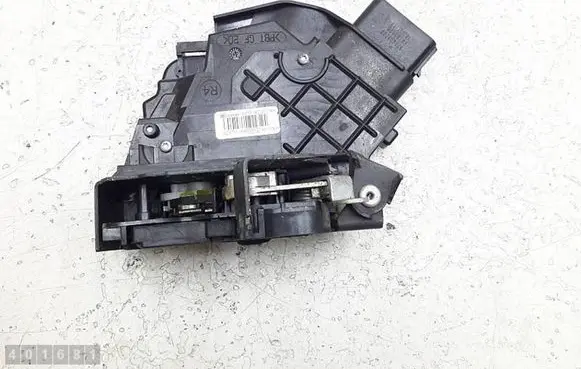 Ford C-MAX I Front door lock 3M5AR21812AK A048069 4257MC75