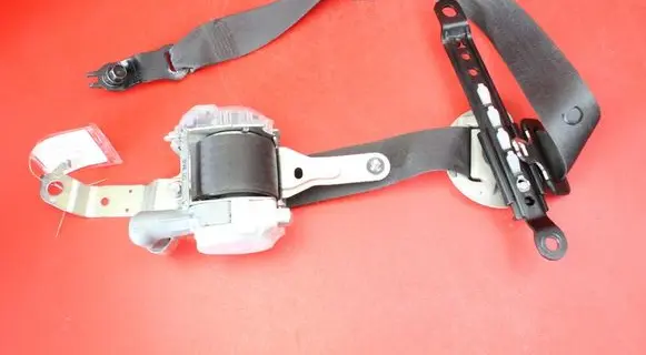 Subaru Outback Front seatbelt