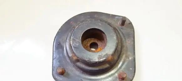 Chrysler PT Cruiser Coil spring mount 