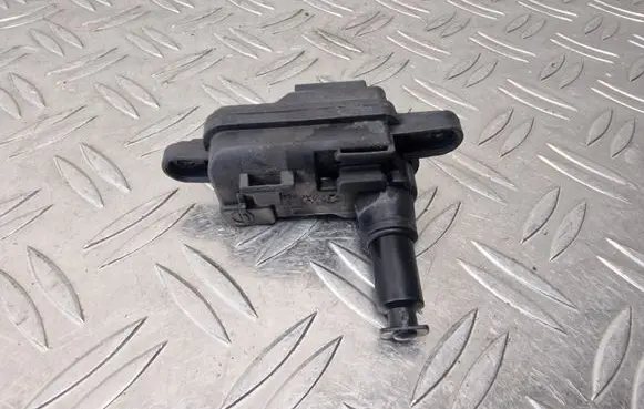 Fuel tank cap lock motor