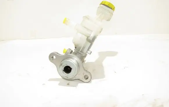 Nissan X-Trail T30 Master brake cylinder