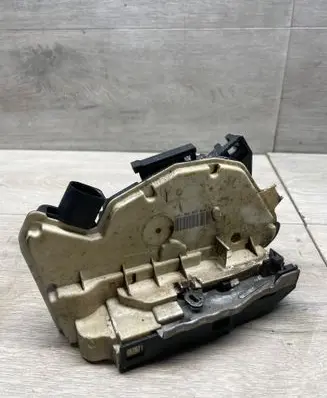 Skoda Superb B6 (3T) Front door lock 5N1837016C