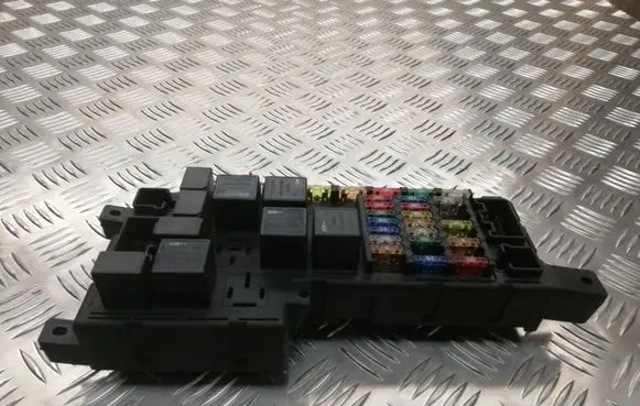 Volvo S60 Fuse module 518787205