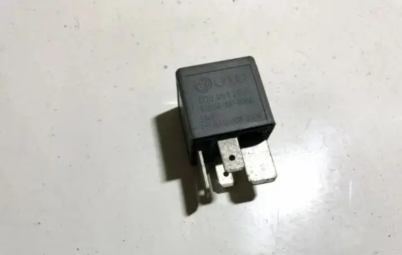 Audi A4 S4 B5 8D Other relay 8d0951253 v23134j52x300