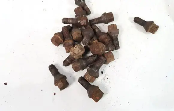 Alfa Romeo 147 Nuts/bolts 