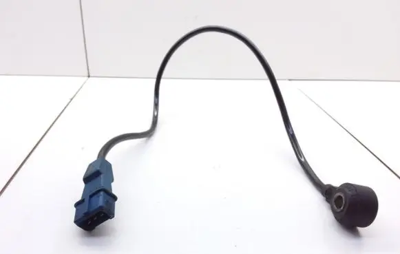 Audi A6 S6 C5 4B Detonation knock sensor 5WM1512 054905377G