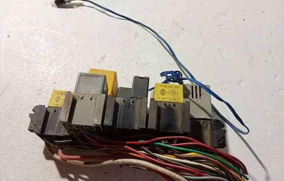 Renault Kangoo I Other relay 7700844253