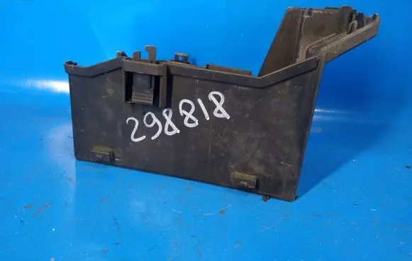 Volvo XC70 Fuse box cover 9452548
