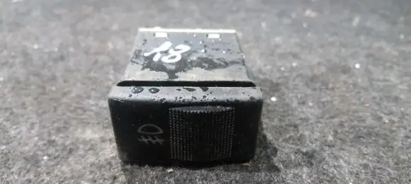 Fog light switch