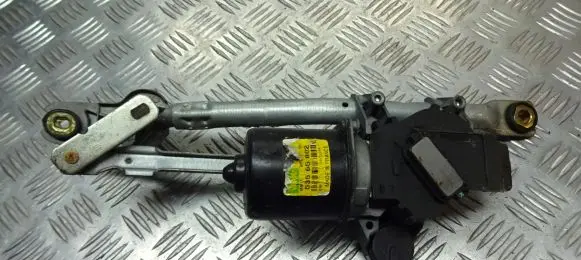 Toyota Aygo AB10 Front wiper linkage and motor 53565002
