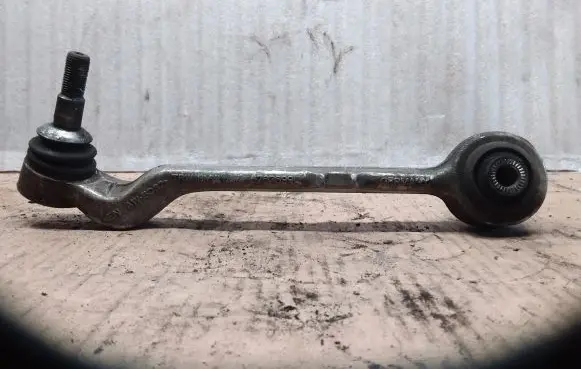 BMW 1 E81 E87 Front lower control arm/wishbone 6763699L