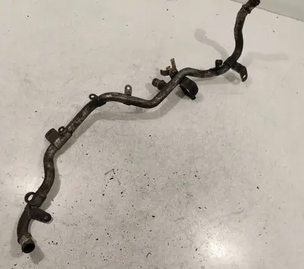 Engine coolant pipe/hose