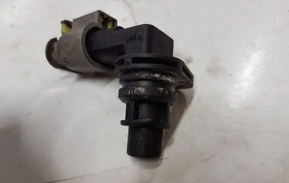 Opel Insignia A Camshaft position sensor 55201876