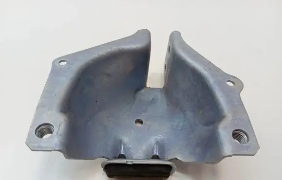 Porsche Macan (95B) Engine mounting bracket 8K0399059