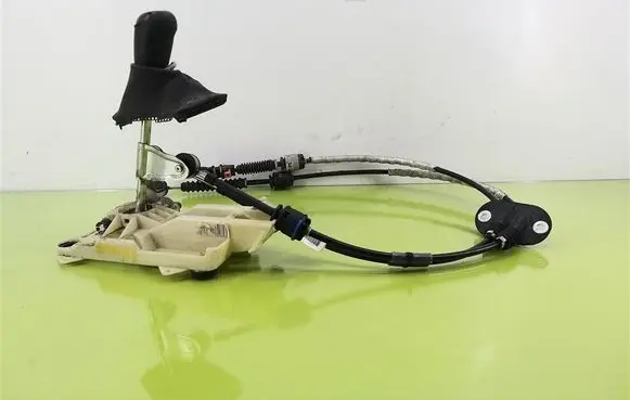 Volvo V50 Gear shifter/selector 31325655
