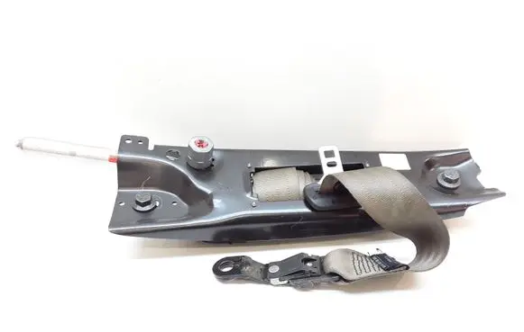 Volvo V70 Front seatbelt 6069365R0E