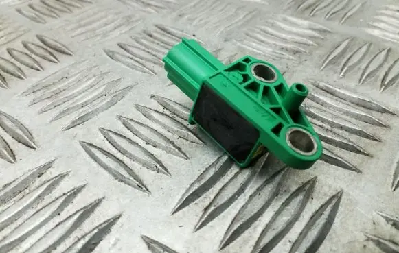 Audi A4 S4 B8 8K Airbag deployment crash/impact sensor 1K0909606C