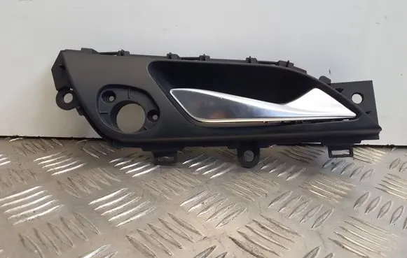 Hyundai i40 Front door interior handle 2611172800