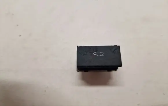 Audi A6 S6 C6 4F Tailgate opening switch 4F0959831
