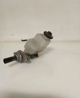 Toyota RAV 4 (XA30) Master brake cylinder