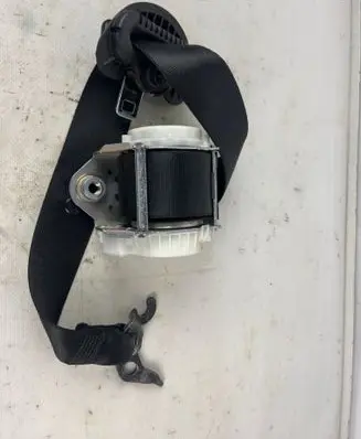 BMW 1 E81 E87 Front seatbelt 33059849 150310205
