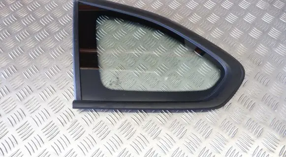 BMW X1 F48 F49 Rear side window 7349647