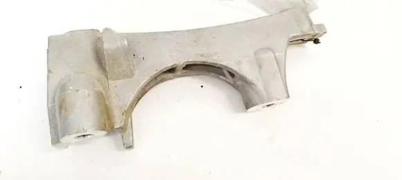 Toyota RAV 4 (XA40) Engine mounting bracket 