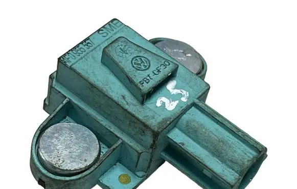 Audi A6 S6 C6 4F Airbag deployment crash/impact sensor 4F0955557