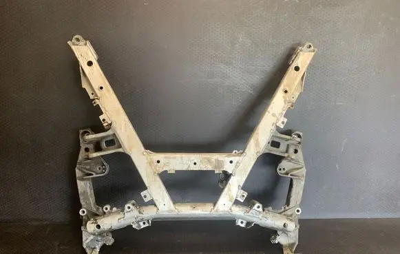 BMW 5 E39 Front subframe 1092867