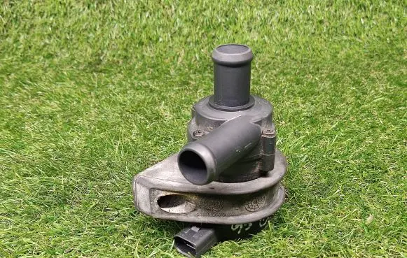 Audi A3 S3 8P Electric auxiliary coolant/water pump 1K0965561G