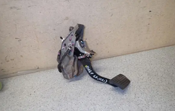 Honda Civic Pedal assembly 