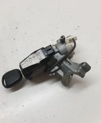 Toyota RAV 4 (XA20) Ignition lock 45020423 8978352010