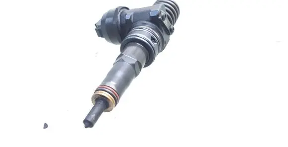 Skoda Octavia Mk2 (1Z) Fuel injector 038130073AG 0414720215