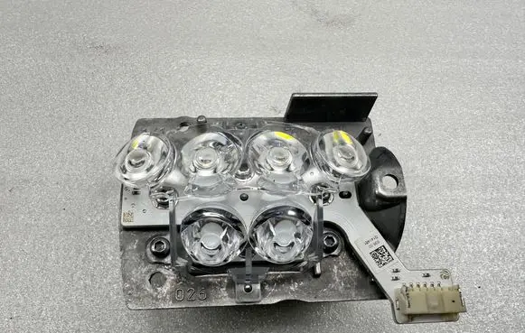 Mercedes-Benz S W222 Headlight part 005800