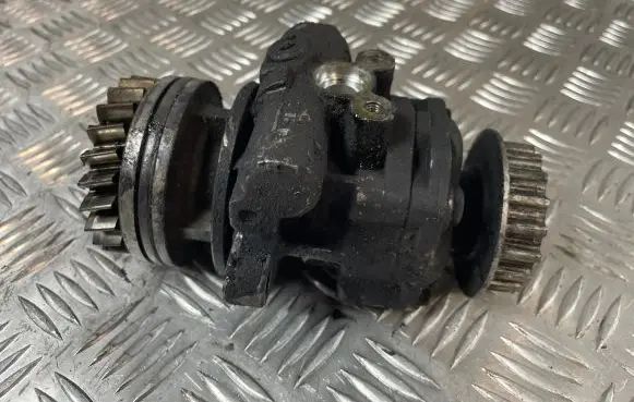 Volkswagen Touareg I Power steering pump 070145249