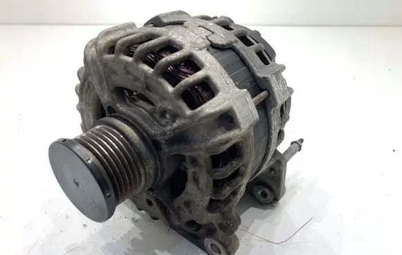 Volkswagen Golf VII Generator/alternator 03L903023K